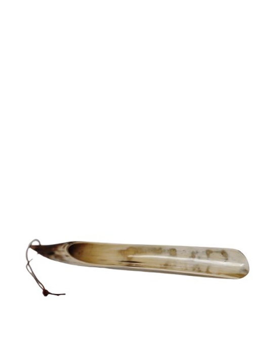 Schuhlöffel aus Horn mit Lederschlaufe, ca. 30cm lang